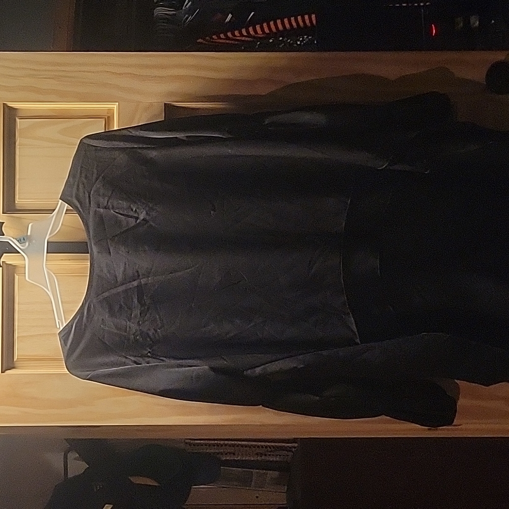 Black Hi-Lo Top